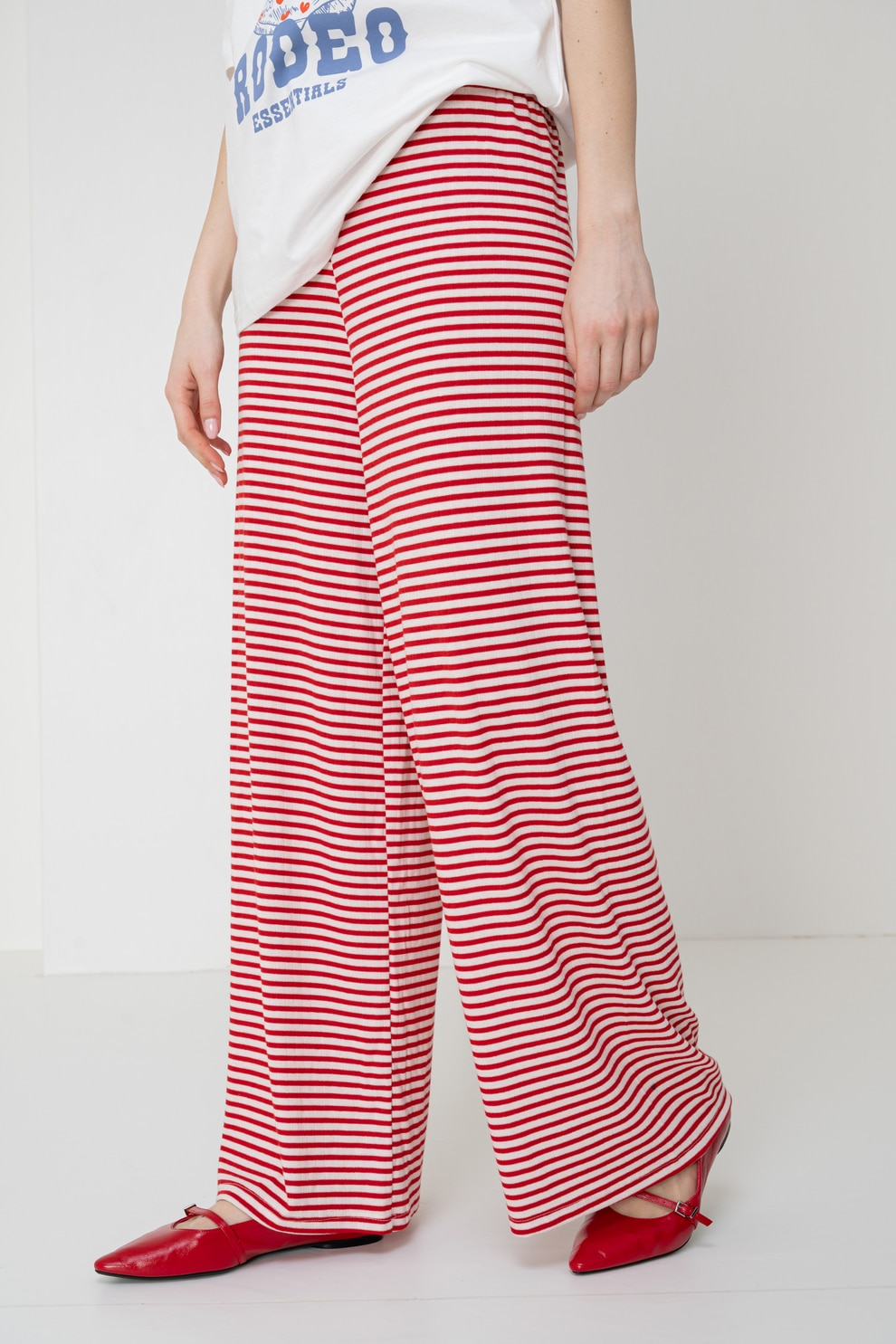 Gina Tricot, Pantaloni cu croiala ampla si model in dungi, Rosu, Alb murdar, XS