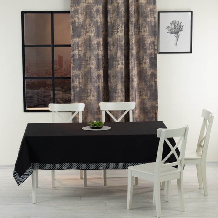 Fata de masa brodata Valentini Bianco, dimensiune 160x220, Alba Black