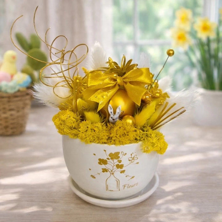 Aranjament floral Glitter in vas ceramic tip ceasca, lagurus si licheni stabilizati, ou decorativ si plante artizanale, galben, 21 x 7 cm, Velve