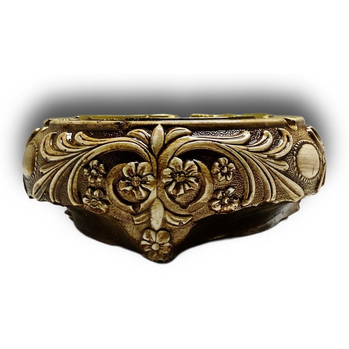 Kézzel készített gipsz hamutartó