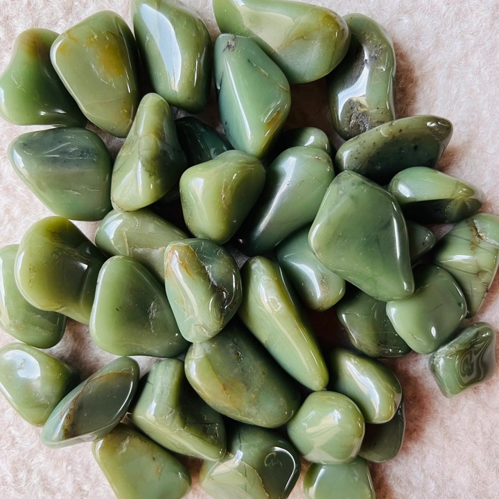 Piatra rulata din Chert verde, Druzy, pietre semipretioase, 3-3.5 cm