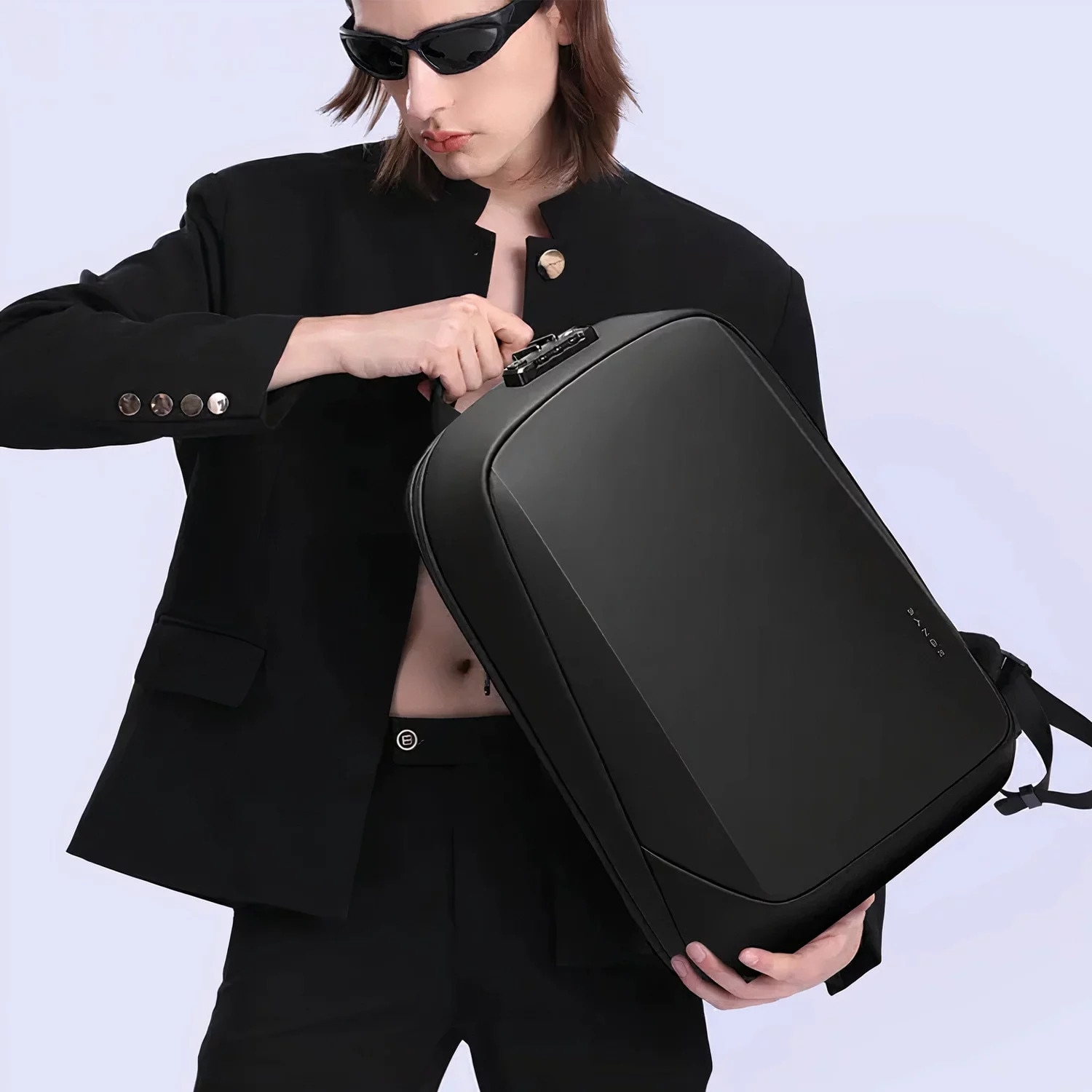 Rucsac waterproof Bange 15.6", 47x12.5x30cm, negru, capacitate 18 litri, sistem antifurt cu inchidere TSA