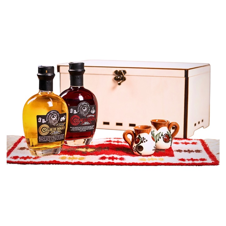 Cadou Artizanal 2 sticlute 250ml cu Tuica, Visinata, 2 cescute artizanale si stergar traditional, CELAR