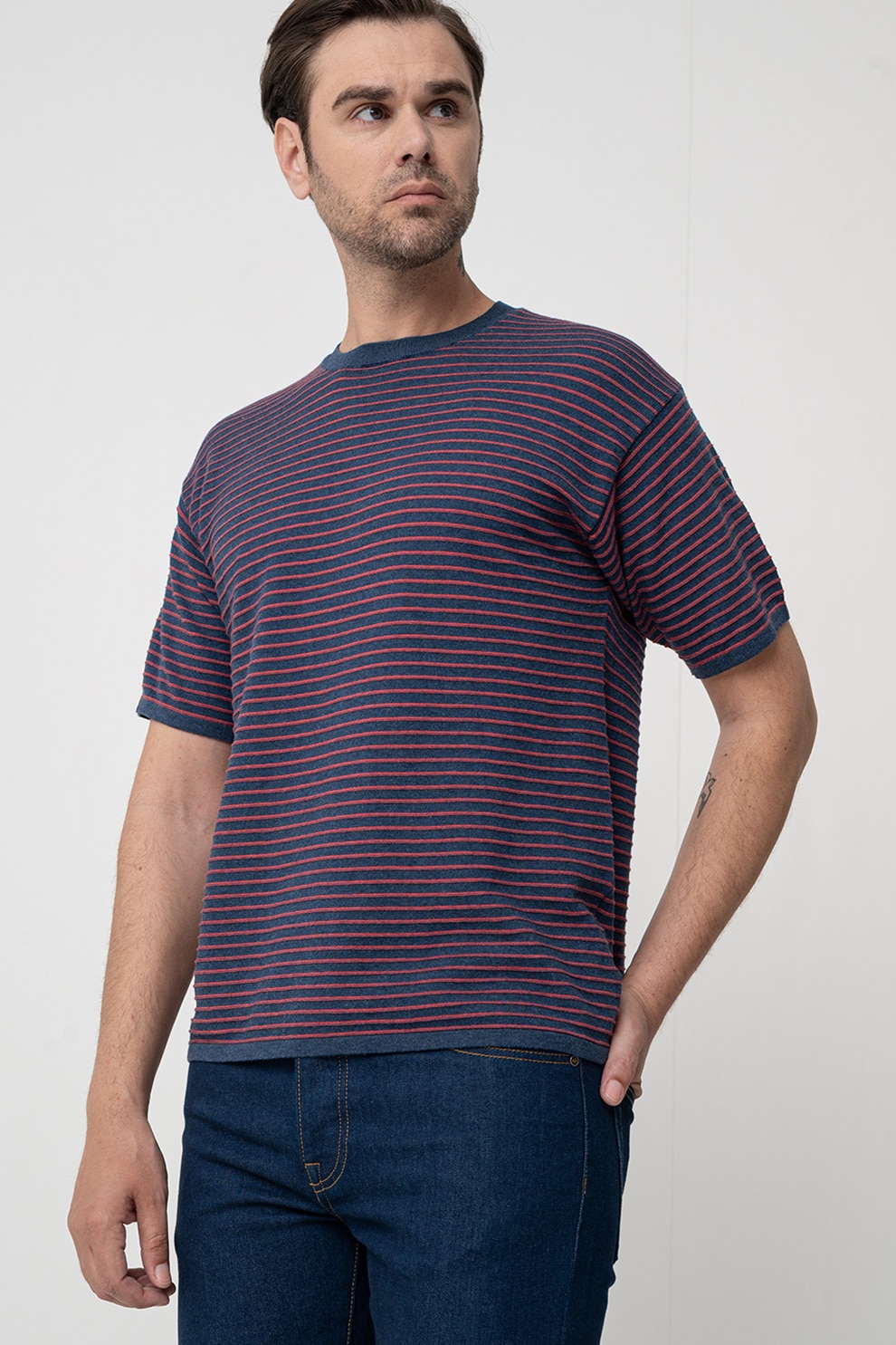 United Colors of Benetton, Tricou cu decolteu la baza gatului si imprimeu in dungi, Rosu stins, Bleumarin, XL