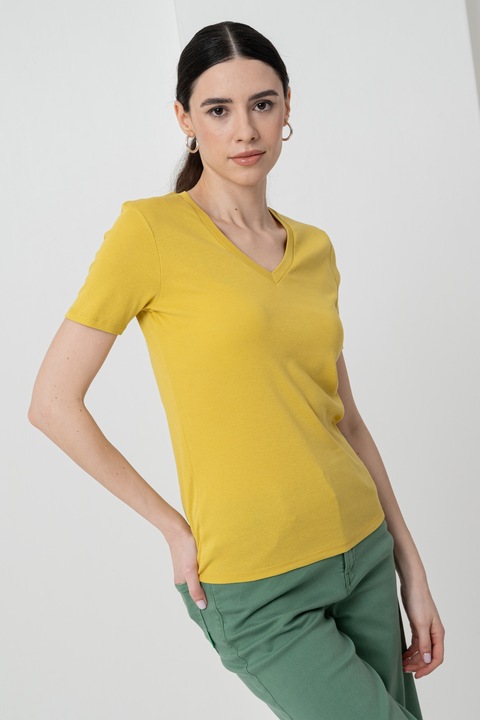 United Colors of Benetton, Tricou de bumbac cu decolteu in V, Galben mustar