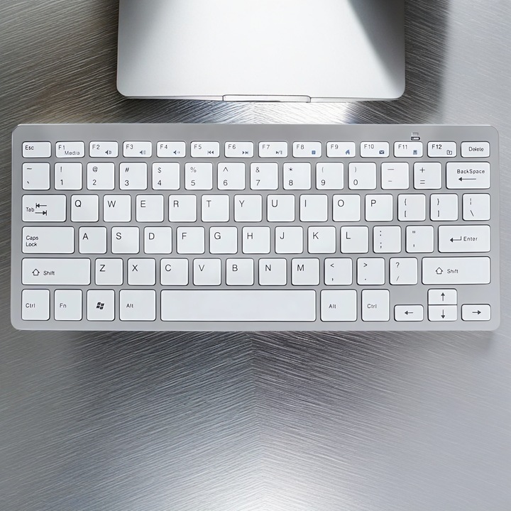 Tastatura Wireless Bervolo® Slim Keyboard, 2.4GHz, 78 Taste, Ultra Compacta, Silentioasa, Autonomie 16 luni, USB Dongle, Baterii AAA, Silver
