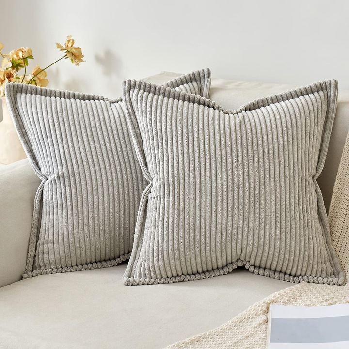 Set de 2 fete de perna decorative, din catifea reiata, cu dungi, model cu margini cusute, 45 x 45 cm, Culoare Gri deschis