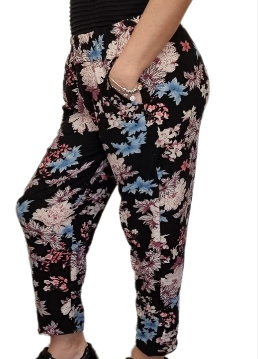 Pantaloni dama, de vara, cu buzunare, negri cu flori, model 2