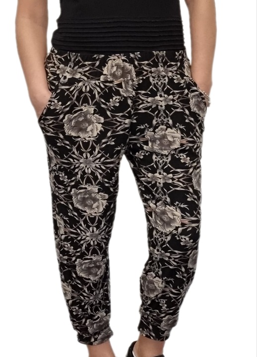 Pantaloni dama, de vara, cu buzunare, negru cu flori, model 15