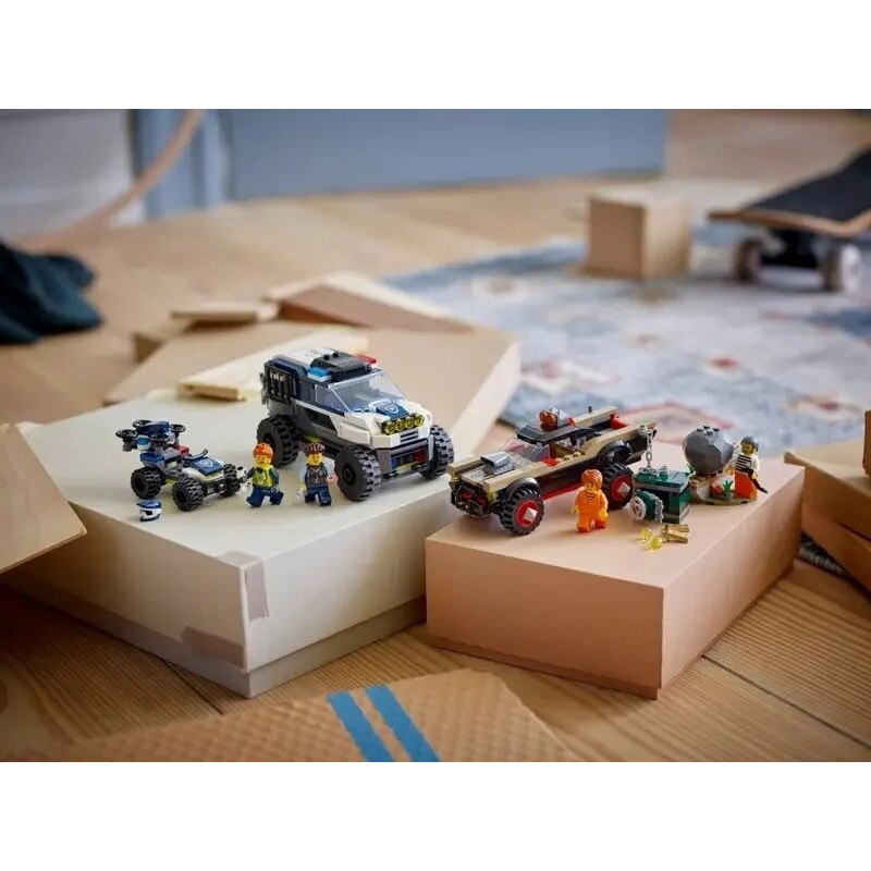 LEGO® City építőkészlet, Tereprendőrségi autós üldöző 60449, 467