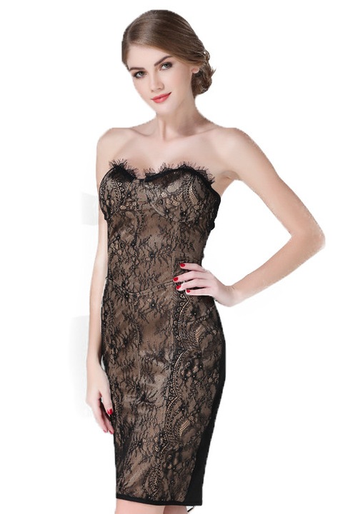 Regina's Desire - Csipkés Alakformáló Bandage Ruha Kristályokkal - L