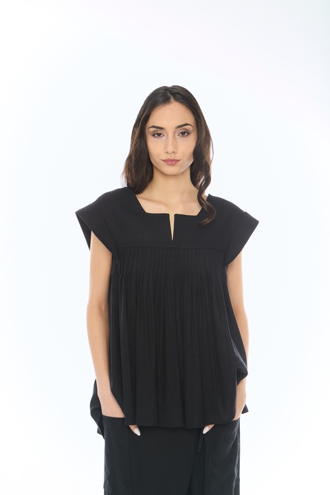 Altea felso, fekete, Fekete