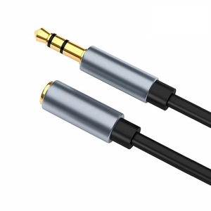 Kábelek és adapterek