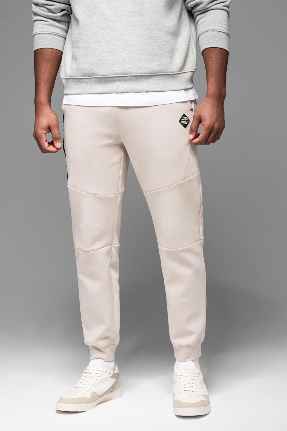 OMBRE, Pantaloni jogger cu buzunare oblice, Maro nisip, L