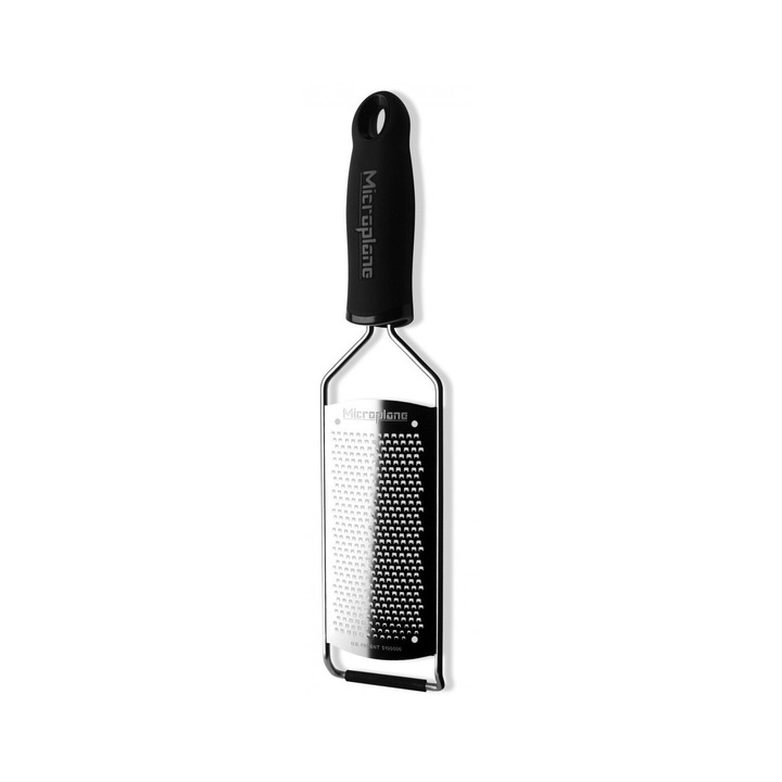 Razatoare Microplane Gourmet FINE, neagra si argintie, dimensiuni 31.2x7.5cm, din otel inoxidabil
