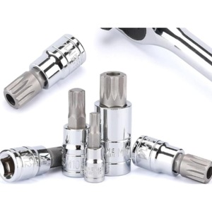 Seturi si accesorii pentru gaurit si insurubat