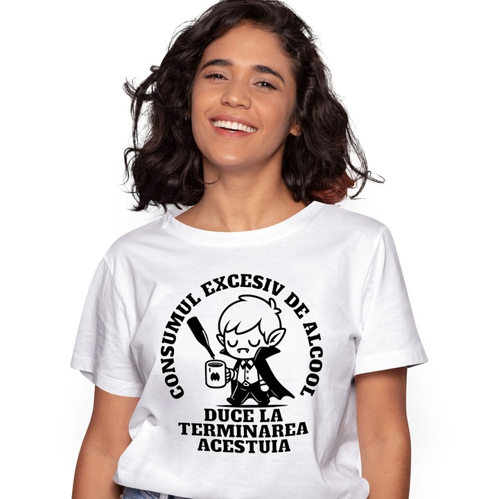 Tricou Femei cu Vampir Haios Cu Coli Si Pelerina, Cana De Cafea Alcool, Funny Distractie cu imprimeu pe Fata, 100% Bumbac, Alb, L