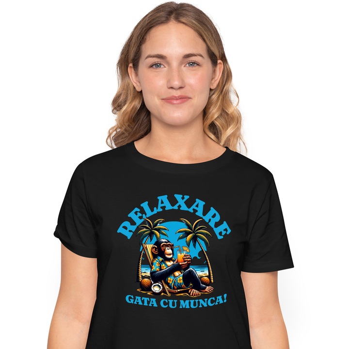 Дамска тениска с маймуна в плажен костюм с цветя на шезлонг Tropical Beach Освежаваща напитка с щампа отпред, 100% памук, черен, S