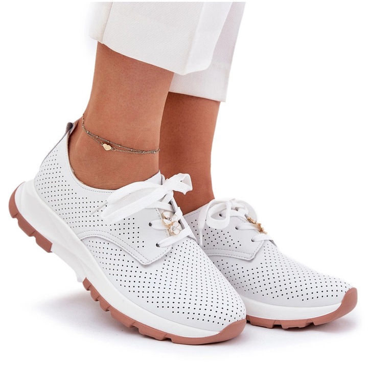 Дамски спортни обувки, естествена кожа, платформа, флорални детайли, бели