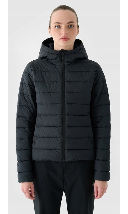 Дамско пухено яке 4F, черно, пълнеж от рециклиран синтетичен пух, качулка, олекотен дизайн