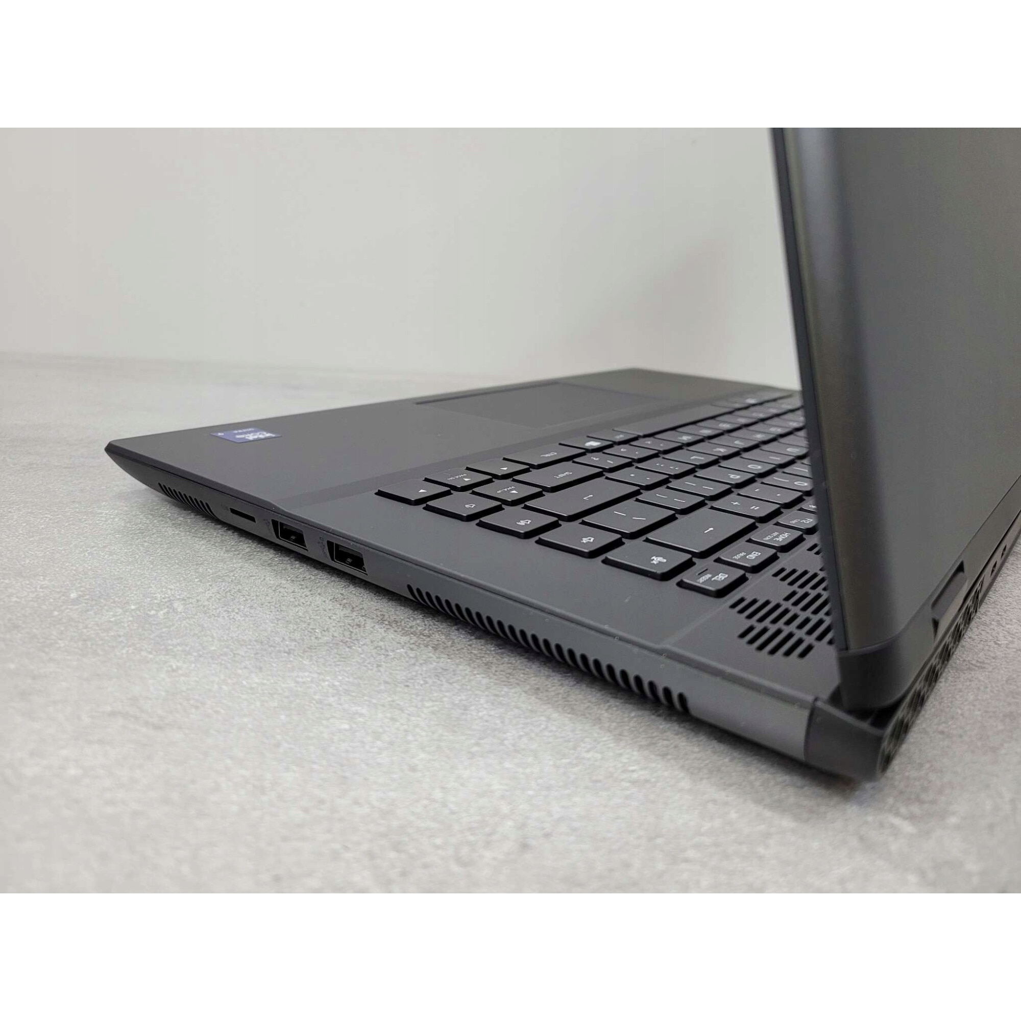 Laptop Dell Alienware m16 R2, Intel Core Ultra 9 185H, 32GB RAM, 1TB SSD, QHD+ 16", RTX 4070, 240Hz, 2,61kg, negru