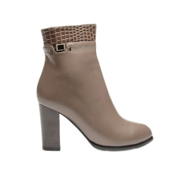 Botine scurte , lucioase, cu design stone, D&J Exclusive, Maro nisip Botine scurte , lucioase, cu design stone, D&J Exclusive, Maro nisip