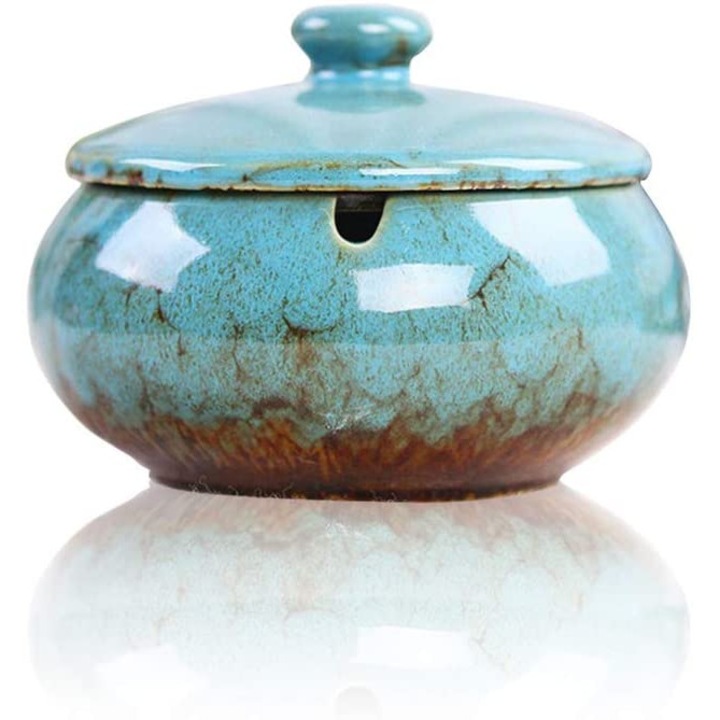 Scrumiera ceramica cu capac, design elegant, 14.5x14.5x9.5cm, pentru interior si exterior