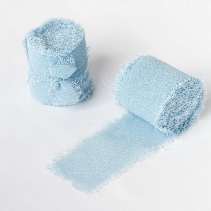 Panglica matase Mariart, culoare Albastru deschis, din chiffon, poliester, margini franjurate, 4cm x 5m, pentru invitatii nunta, botez, aranjamente florale, impachetare cadouri, buchete mireasa, artizanat, DIY