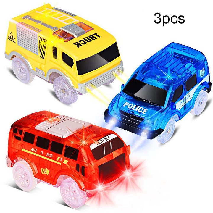 3 db sötétben világító pályaautó, kompatibilis a legtöbb cserélhető játékpályával.