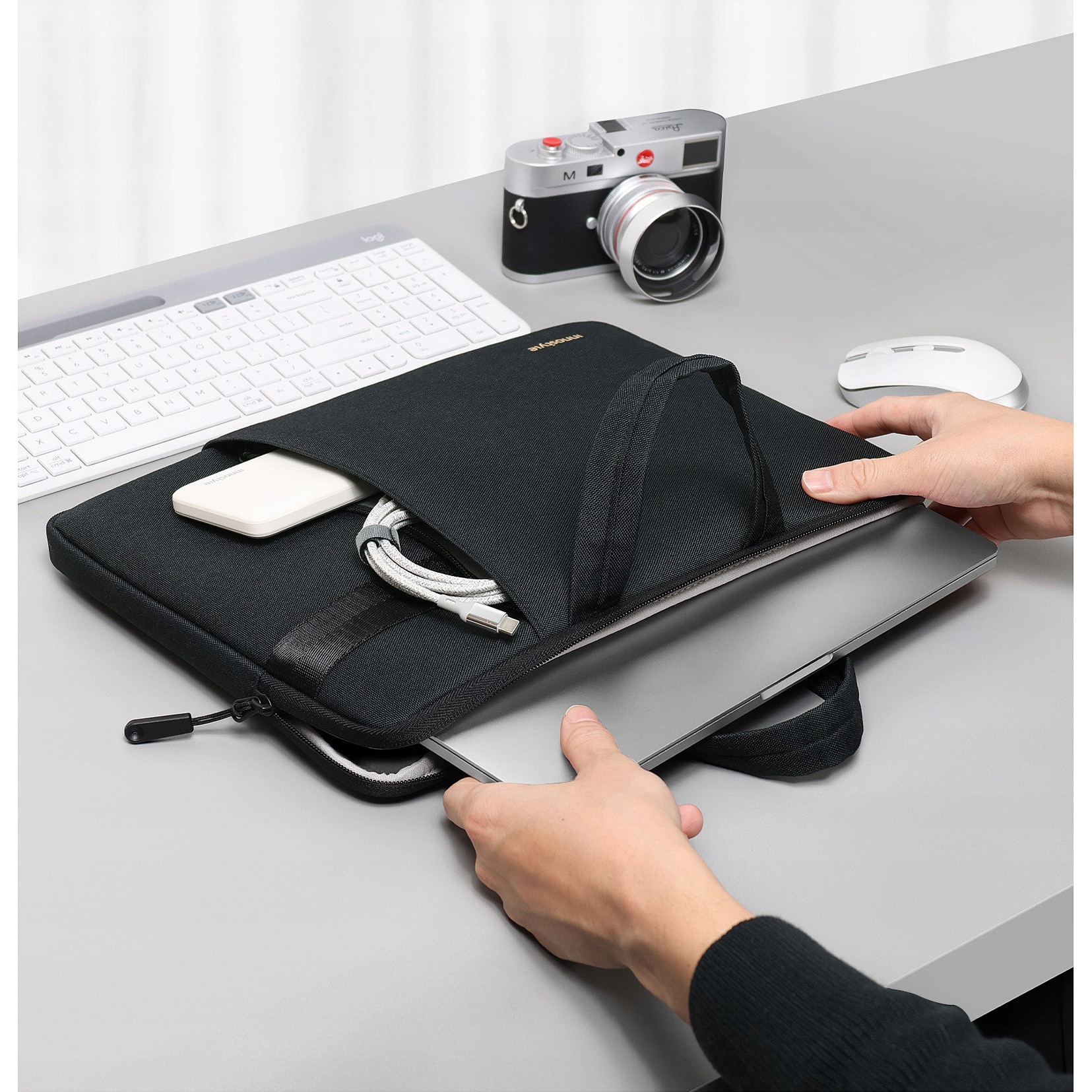 Geanta laptop impermeabila DailyFlow, 16", neagra, design ergonomic, 290g