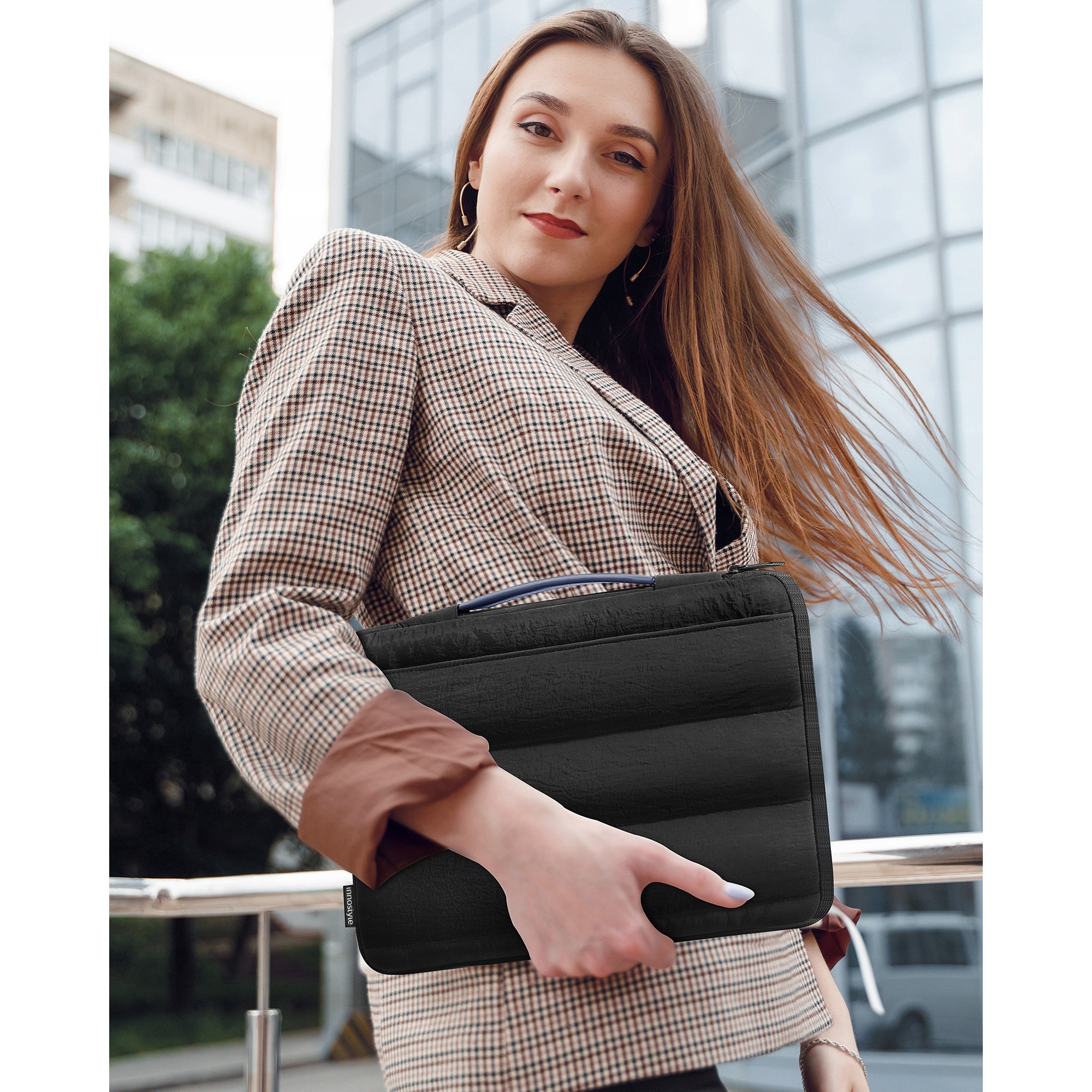 Geanta laptop impermeabila Stratus Sleeve, 15.6-16", neagra, design ergonomic, usoara 350g