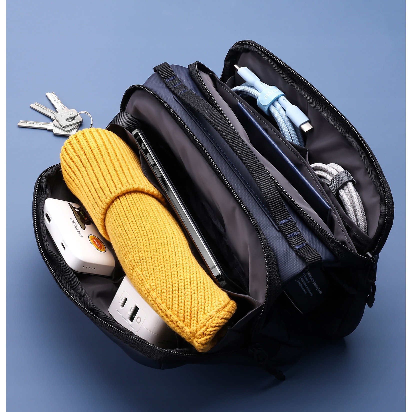 Geanta impermeabila Innostyle FlexiCarry, 2L, design ergonomic, material DuPont 1680D, albastru, 23x16x4cm
