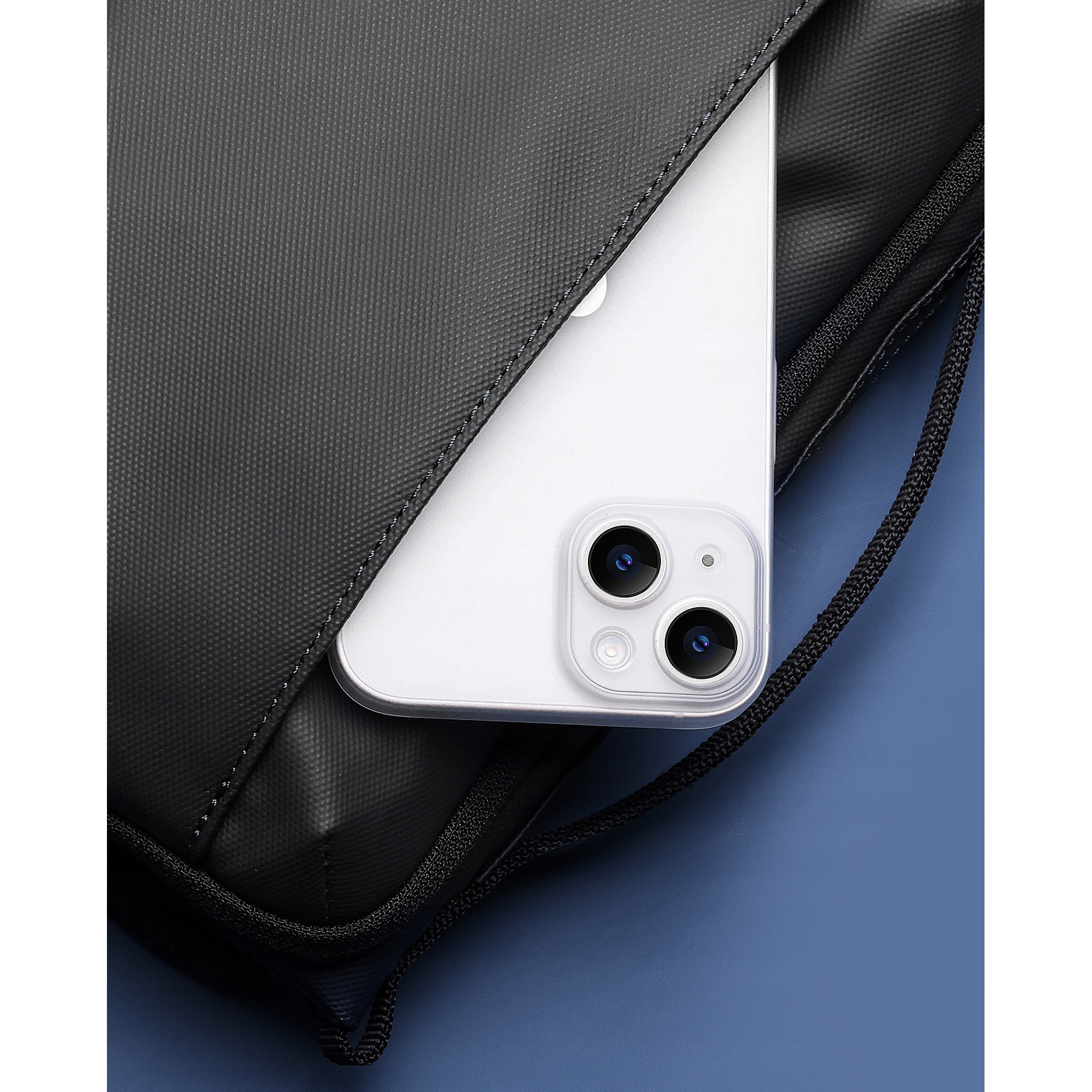 Geanta laptop impermeabil de umar FlexiCarry, 2L, design ergonomic, material DuPont 1680D, negru, 23x16x4cm