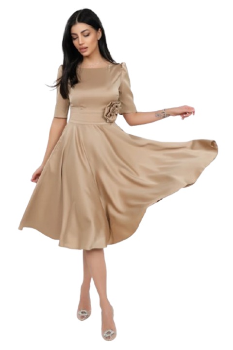 Rochie satinata in clos cu trandafir in talie, Bej