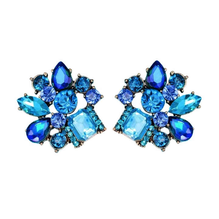Rövid, arany fülbevaló kék cirkóniákkal, intenzív színű kristályokkal, azúrkék, fényes és gyönyörű, egyedi és különleges