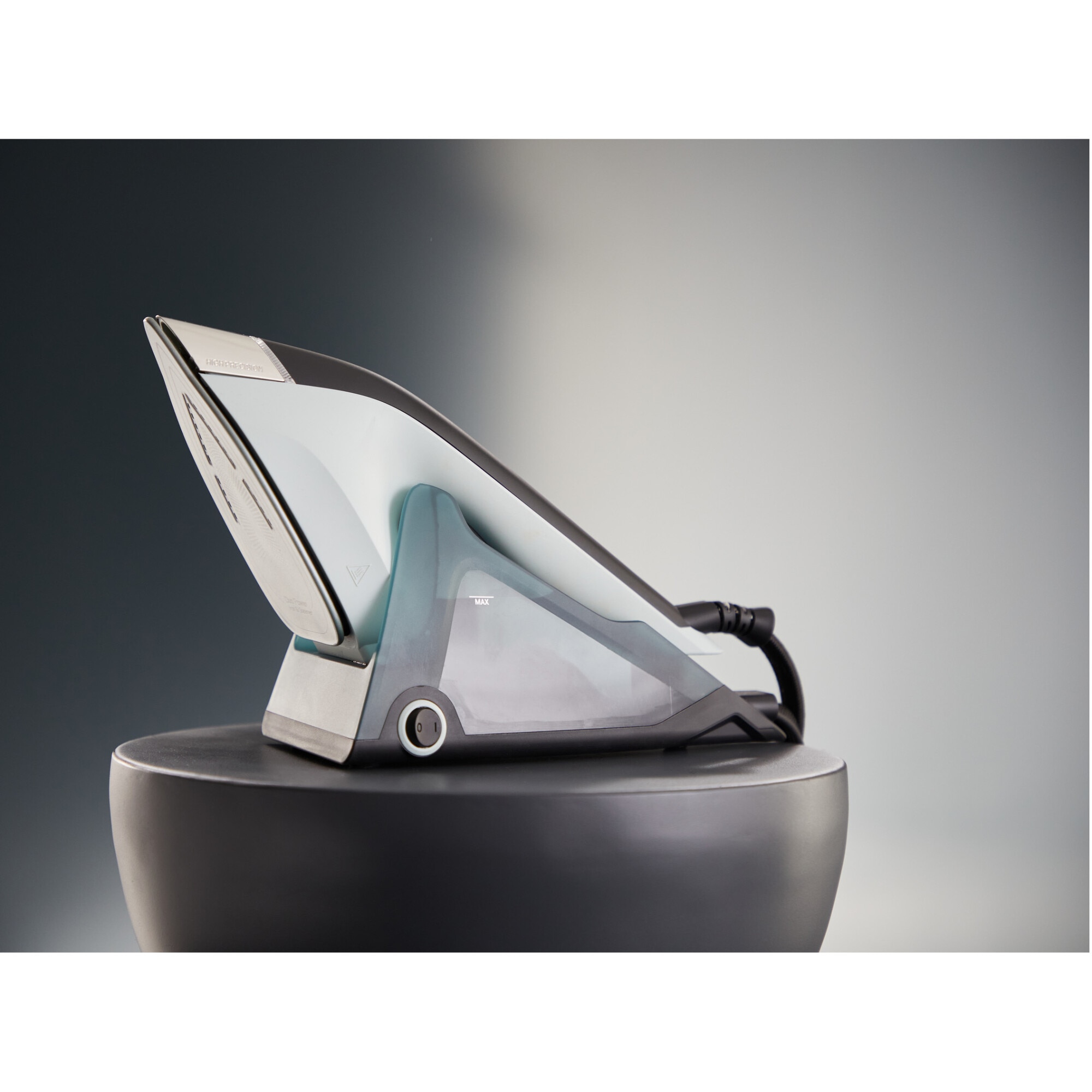 Aparat de calcat vertical cu abur 2 in 1 Tefal Duo Power JF4031E0, 1700W, jet abur 180 g/min, abur variabil 0 - 25 g/min, rezervor apa 400 ml, talpa ceramica, oprire automata, incalzire rapida in 30s, verde & negru