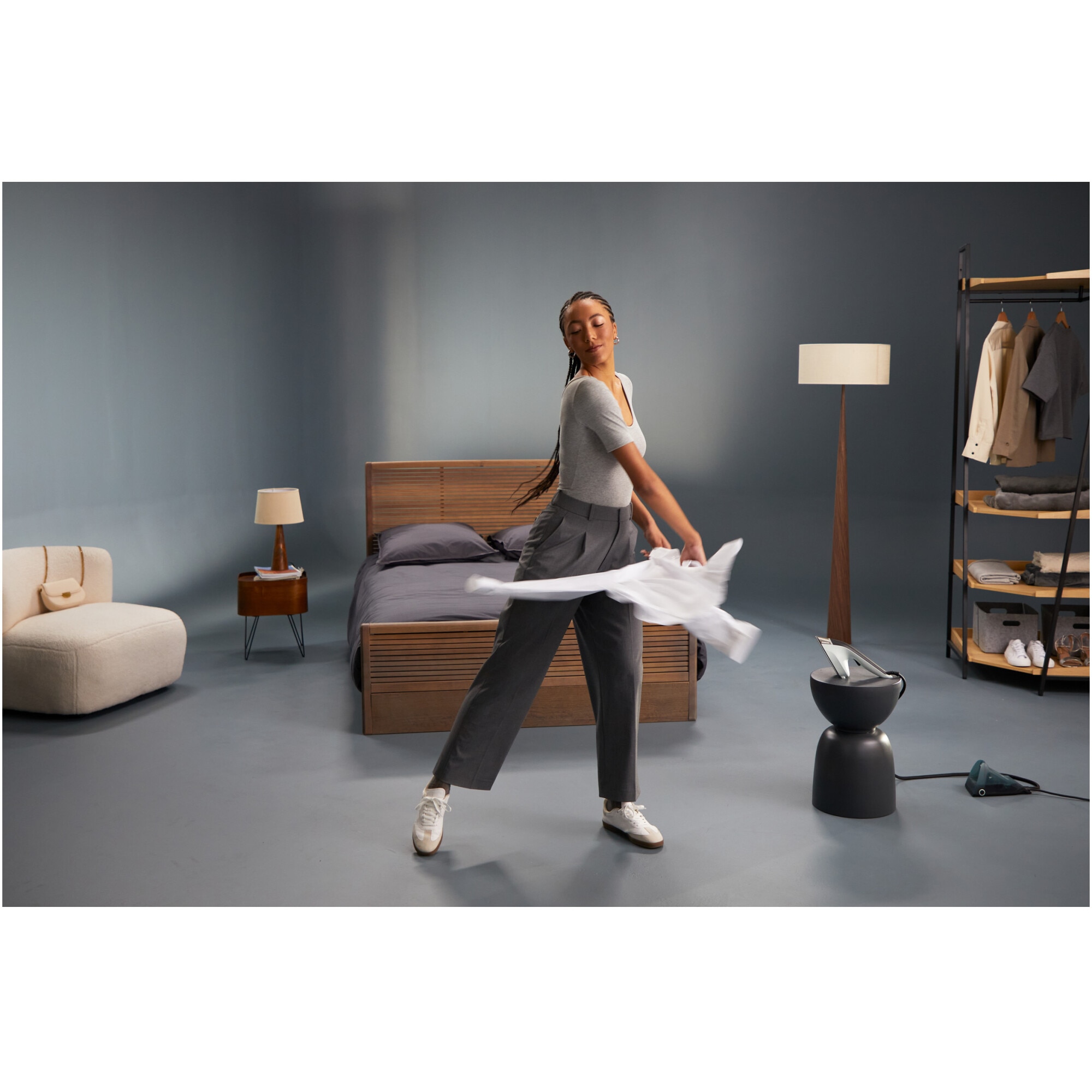 Aparat de calcat vertical cu abur 2 in 1 Tefal Duo Power JF4031E0, 1700W, jet abur 180 g/min, abur variabil 0 - 25 g/min, rezervor apa 400 ml, talpa ceramica, oprire automata, incalzire rapida in 30s, verde & negru