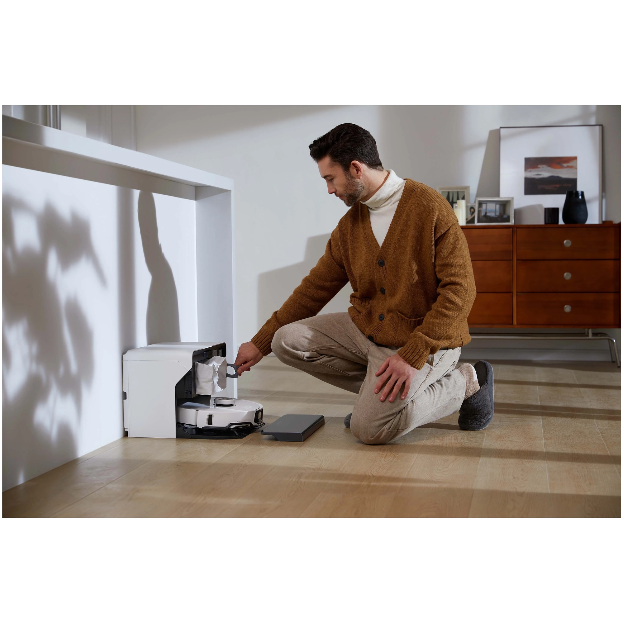 Robot de curatat Roborock S8 MaxV Functie ultra mopping Statie de curatare Cartografiere camera 67dB
