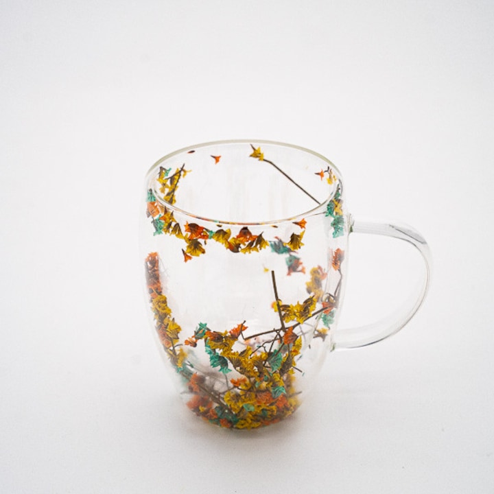 Двустенна стъклена чаша за кафе и чай със сухи есенни цветя 350 мл