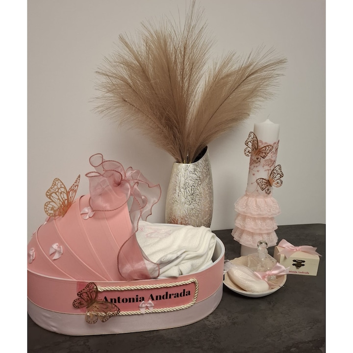Set trusou botez cu landou personalizat, lumanare decorata, fluturi aurii, roz, 7 piese