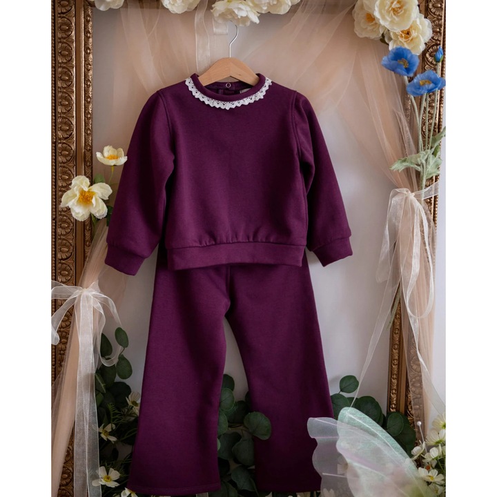 Compleu din bumbac cu pantaloni evazati si bluza cu detaliu de dantela, Mov