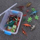 Set jucarii miniatura dinozauri, Fokelyi, 44 piese, culori vibrante, 13x24x19cm