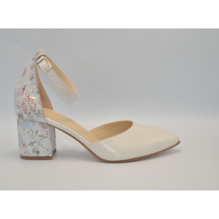 Дамски обувки, Bonton, модел 455, Бял