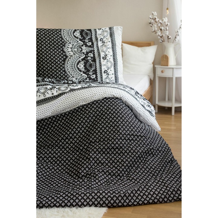 Lenjerie de pat din microfibra 220x200 Ornamente negru alb fete de perna 70x90 PB25