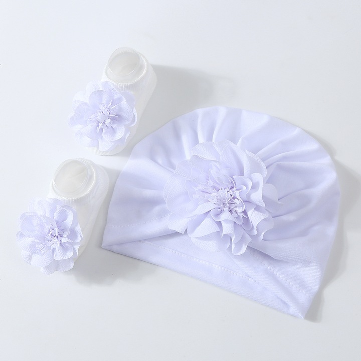 Set Alb Caciulita si Botosei Fetite Amna