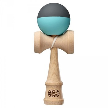 Joc de indemanare Kendama USA Kaizen Half Split Silk gri si albastru Joc de indemanare Kendama USA Kaizen Half Split Silk gri si albastru