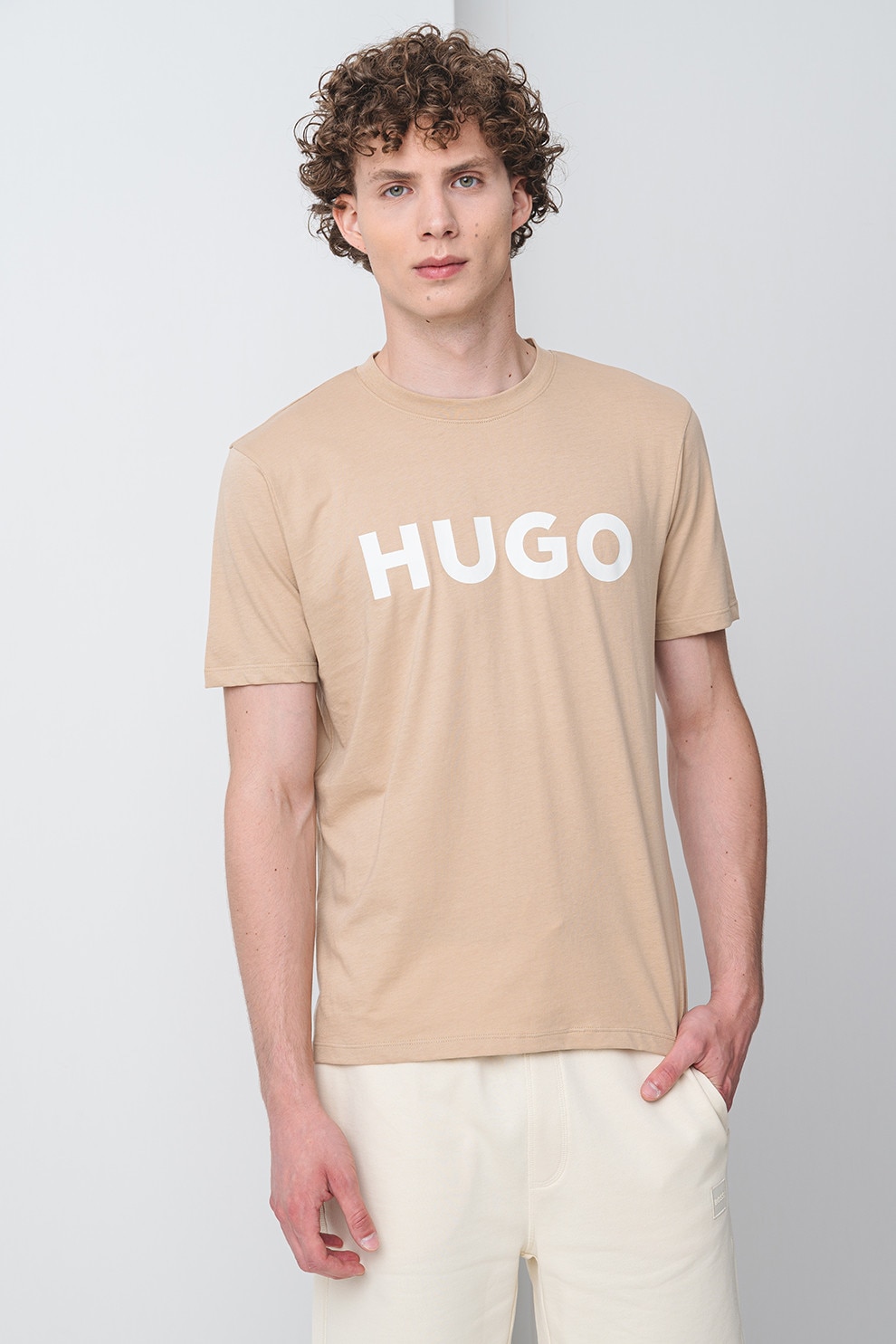 HUGO, Tricou regular fit cu logo cauciucat Dulivio, Alb, Maro nisip, 2XL