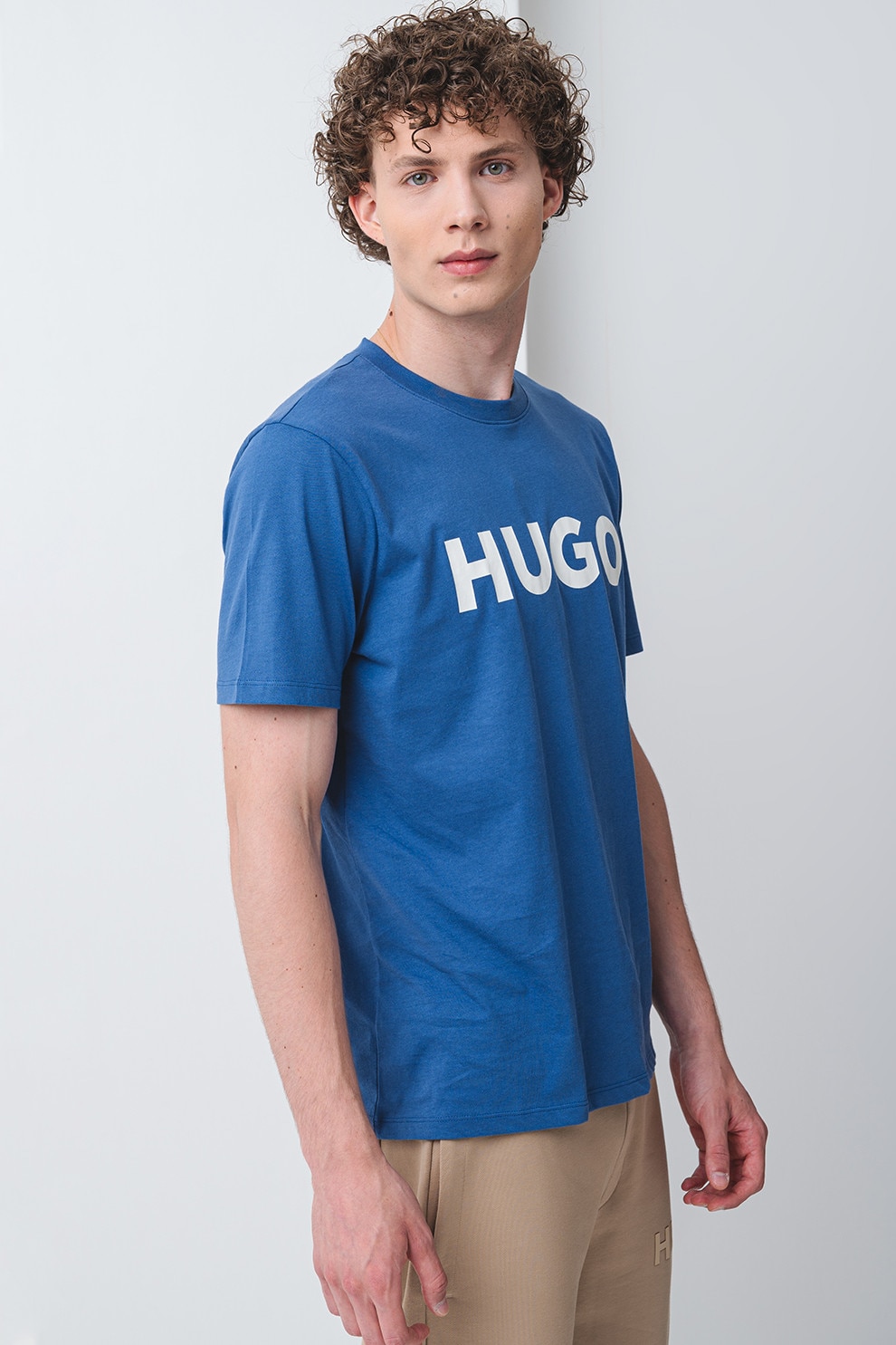 HUGO, Tricou regular fit cu logo cauciucat Dulivio, Alb, Albastru inchis, M