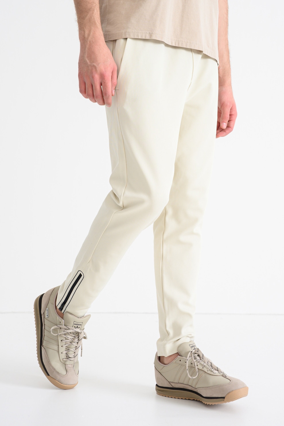 BOSS, Pantaloni conici de trening cu snur Hicon, Alb murdar, L