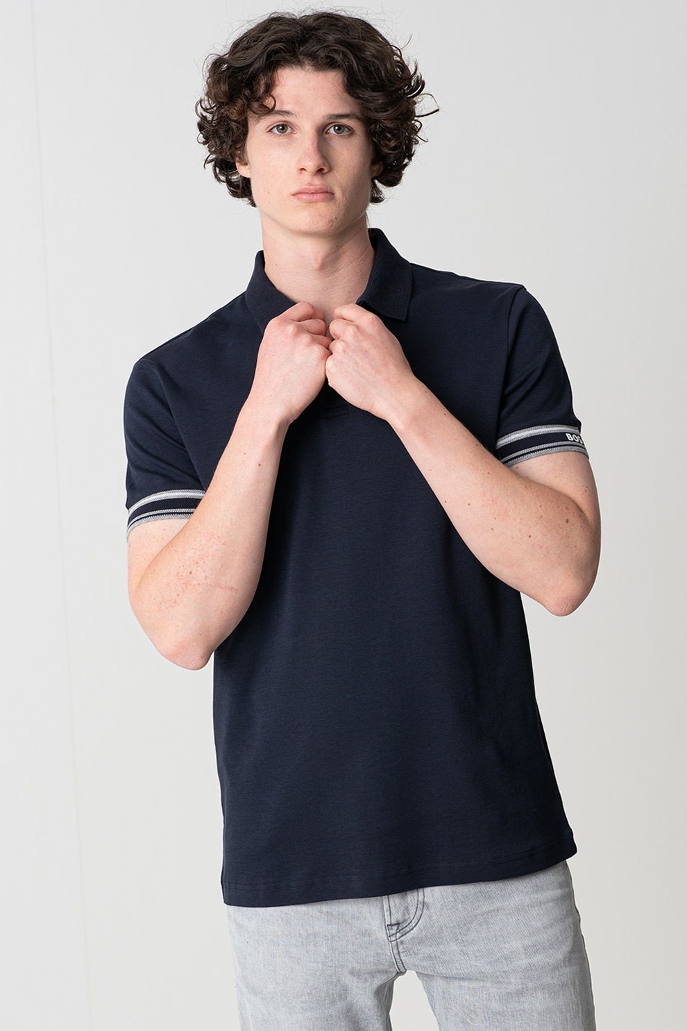 BOSS, Tricou polo cu croiala slim-fit din material pique, Gri deschis melange, Bleumarin, M